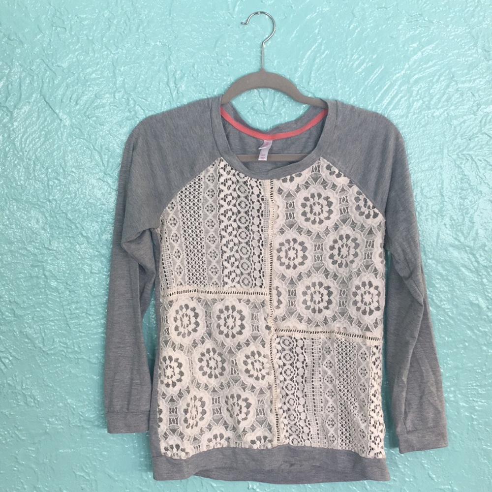 Gray Lace Front Xhilaration Top S Small